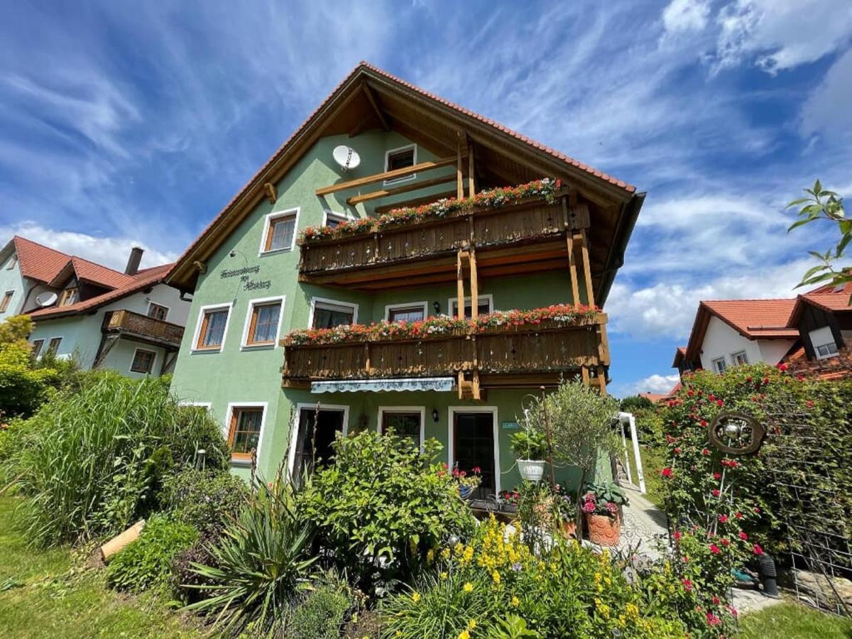 Am Kirchberg Apartment